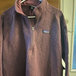 Like new women’s Patagonia 1/4 zip pullover fleece size XXL.